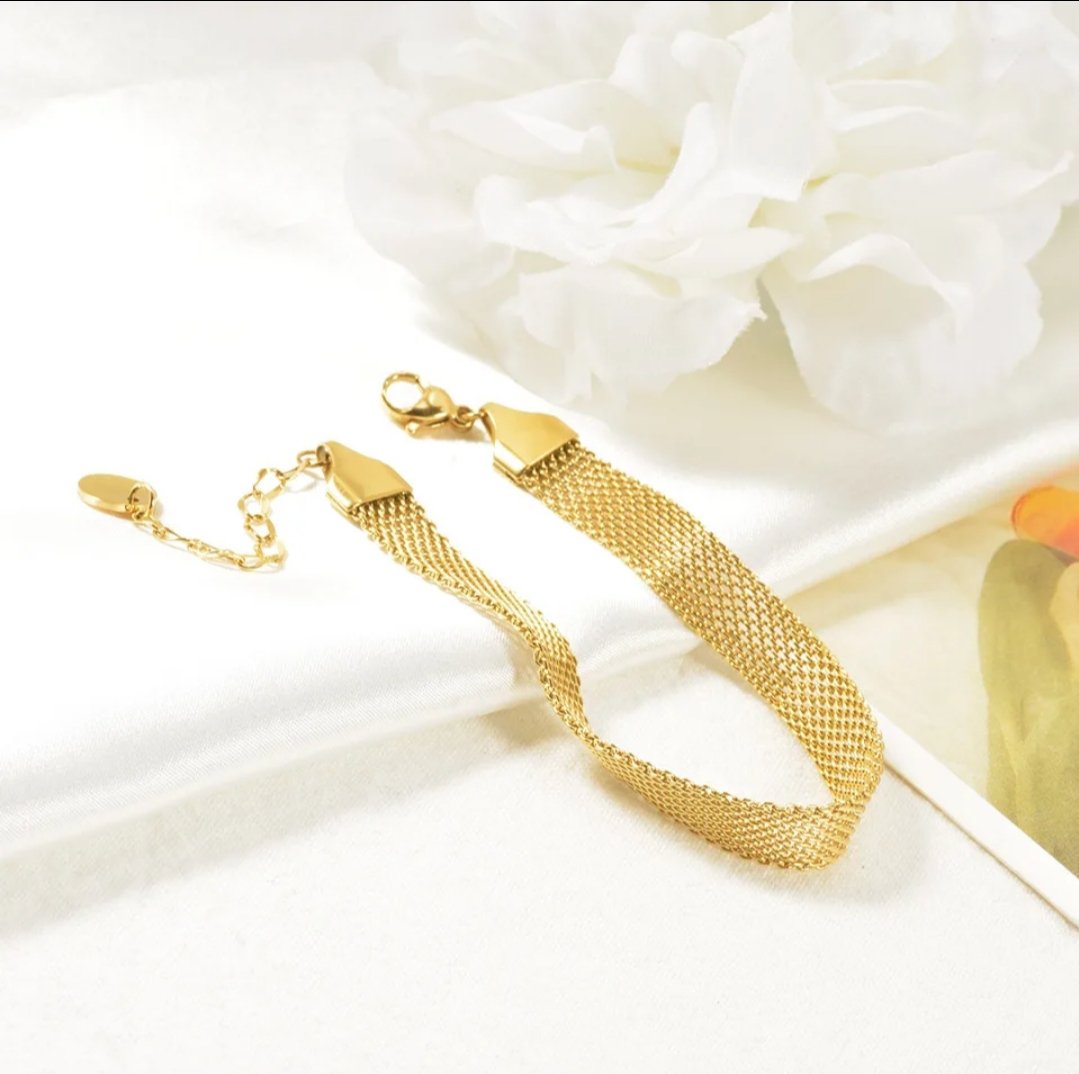 Scarlet - Glitze Accessories