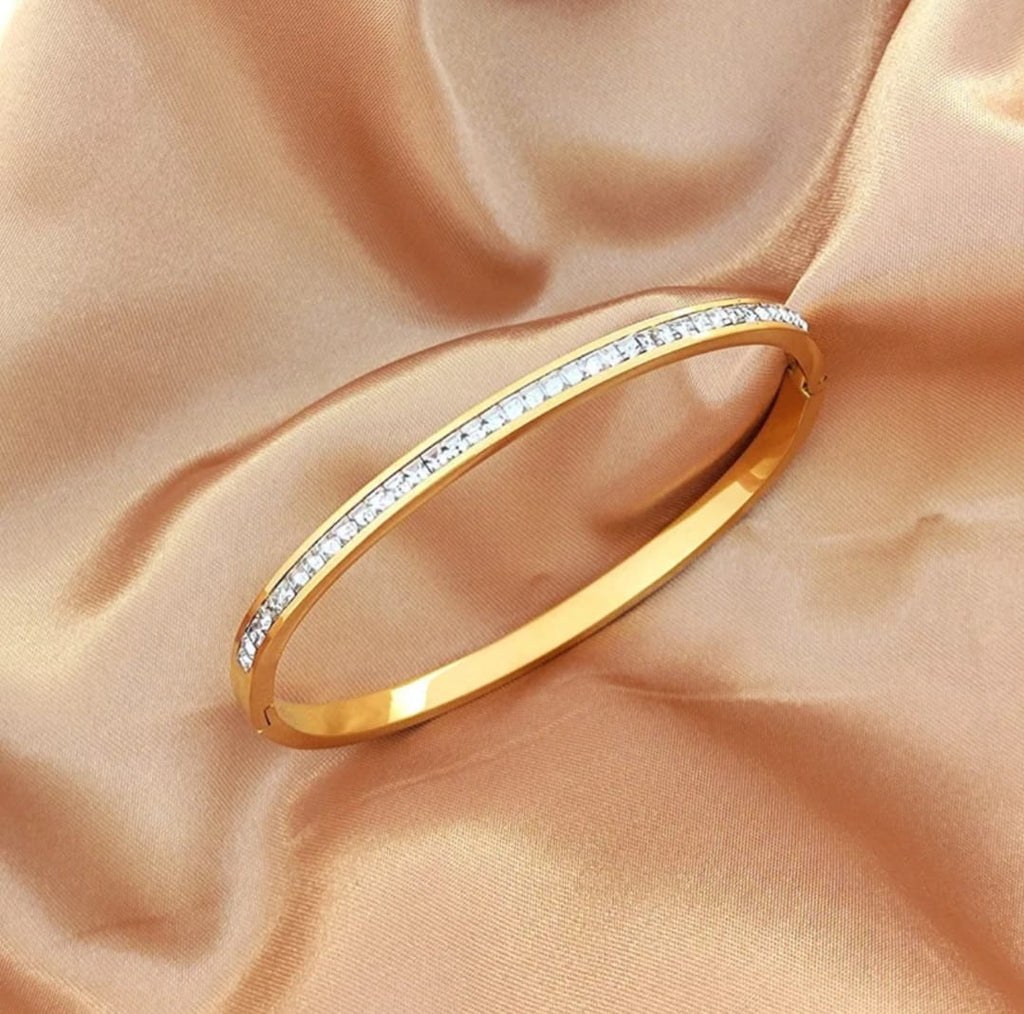 Simple Zeba accessory by Glitze Accessories shown in the image, featuring elegant design and craftsmanship.