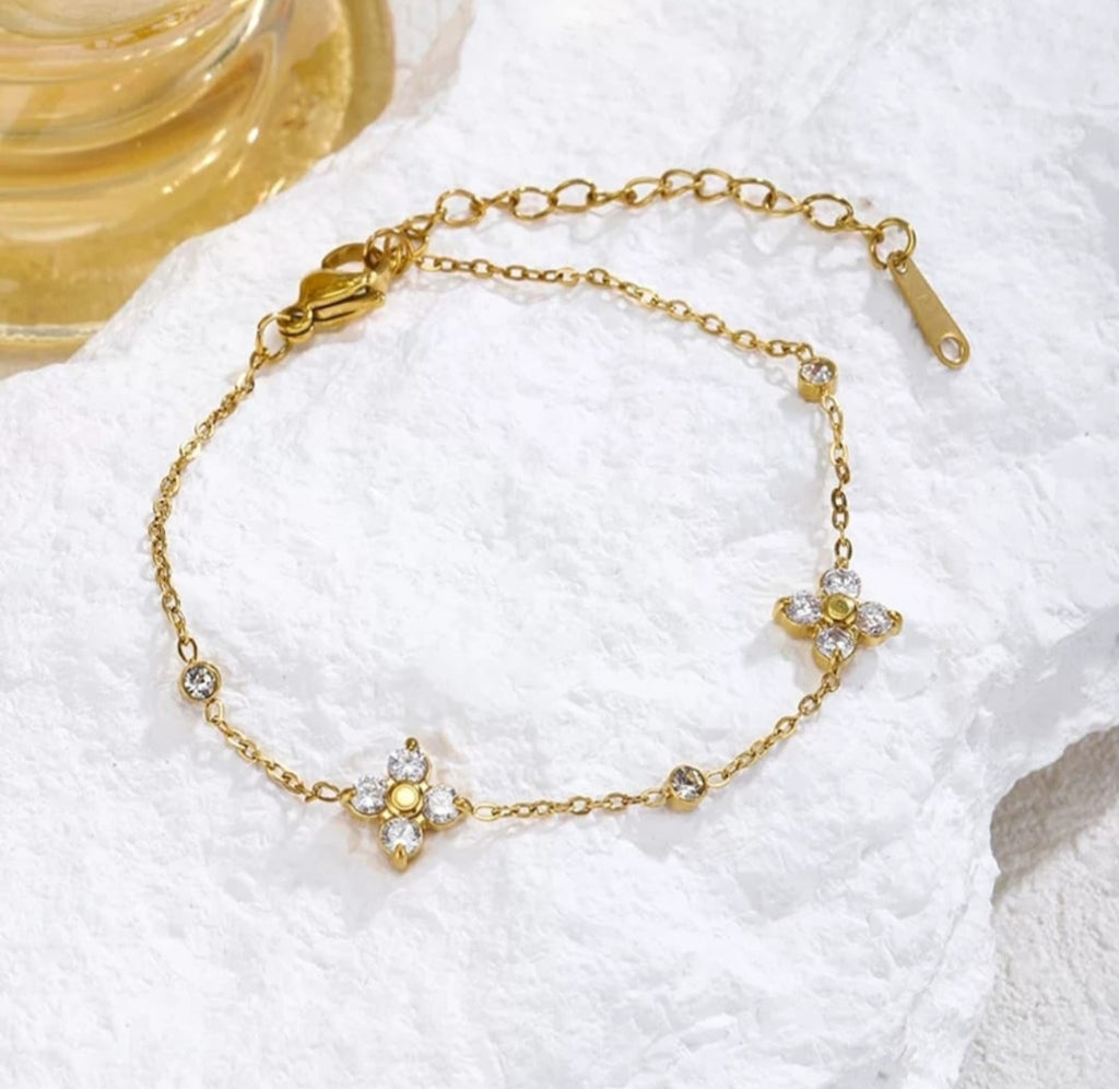 Norrie - Glitze Accessories