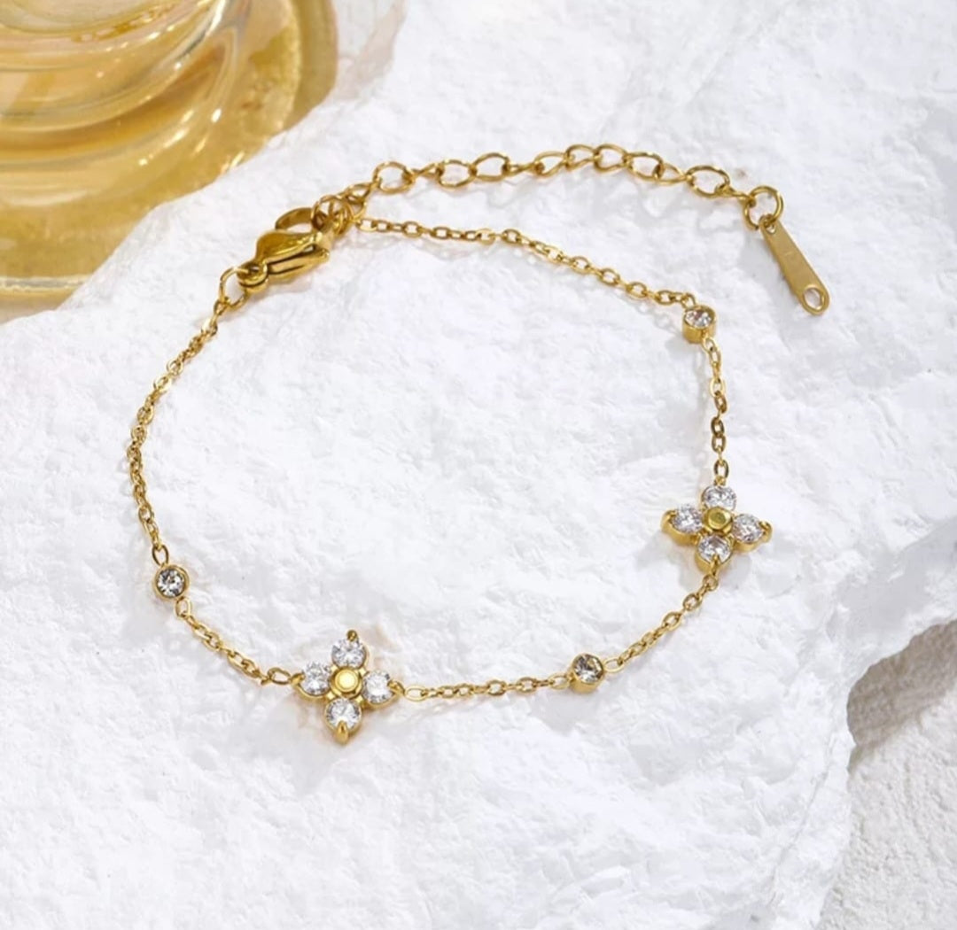 Norrie - Glitze Accessories